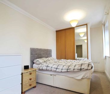 Godwin Court, Swindon, Swindon, SN1 - Photo 4