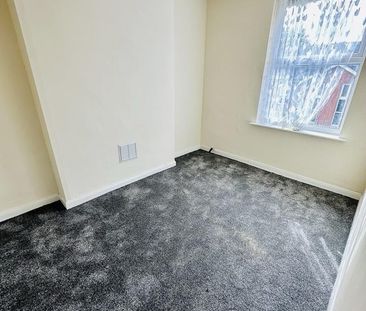 4 Bed Detached House, Hungerton St, NG7 - Photo 3