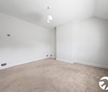 4 bedroom semi-detached house to rent - Photo 6