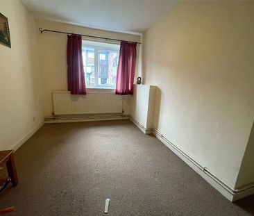 Squires Court, Canterbury Gardens, Salford, Manchester, M5 5AD - Photo 5