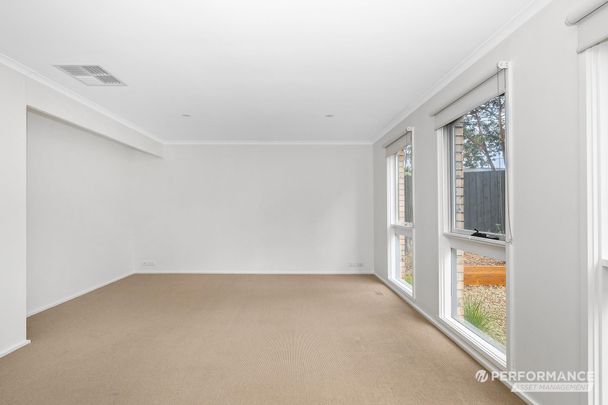 7 Florence Avenue, Ringwood North VIC 3134 - House For Rent | Domain - Photo 1