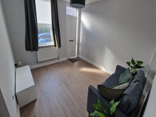 2 bedroom terraced house to rent - Photo 1