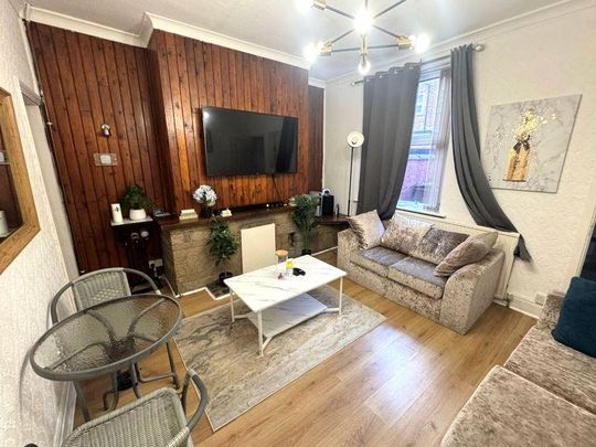 2 bedroom terraced house to rent - Photo 1