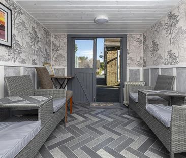 2 bedroom semi-detached bungalow to rent - Photo 1