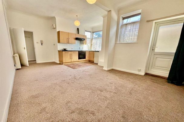 Broadwater Road, Worthing - Photo 1