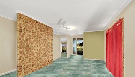 3 BEDROM FAMILY HOME - Photo 2