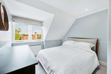 Charming period conversion in Bedford Park - Photo 3