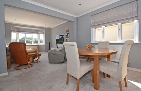 3 bedroom bungalow to rent - Photo 3