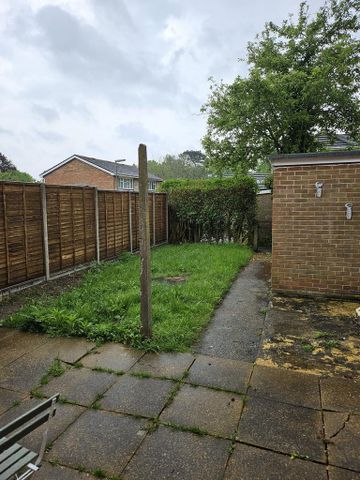 1 bedroom in a house share to rent - Photo 5