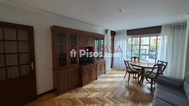 Piso en alquiler en Calle de Álvaro Cunqueiro - Photo 1