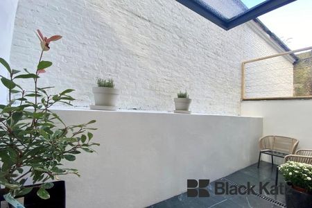 Newly Refurbished Georgian maisonette with gorgeous patio garden - Photo 4