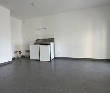 Appartement 1 pièces 33m2 REIMS 552 euros - Photo 1