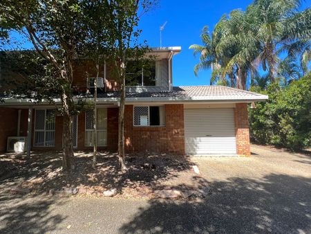 1/71 Benowa Road, 4215, Southport Qld - Photo 2