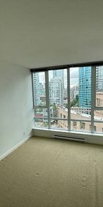 High Floor in a high rise apartment at the centre of Yaletown - Photo 3