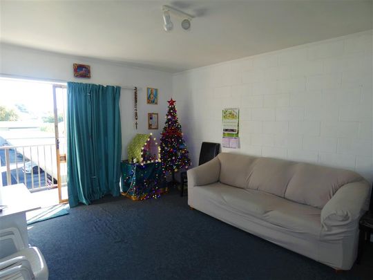 ELLERSLIE, 2 BEDROOMS - Photo 1