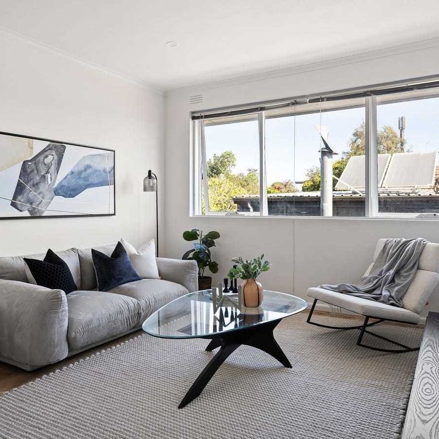 Contemporary charm in a convenient location - Photo 1