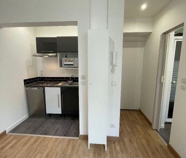 Location Appartement 1 pièce 15m² - Photo 2