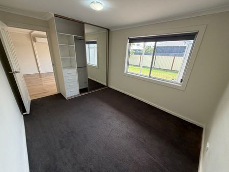 Classic 4Br Home in Altona North! - Photo 5