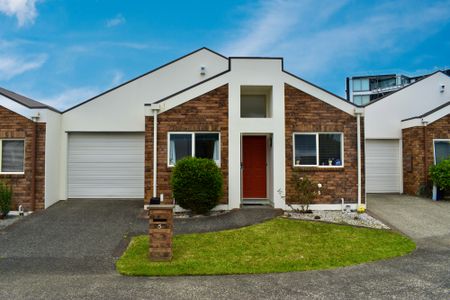 5/16 Vinograd Drive, Te Atatu Peninsula - Photo 2