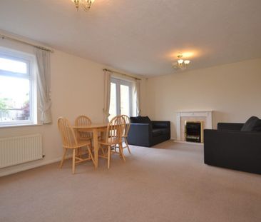3 bedroom House To Let - Photo 2