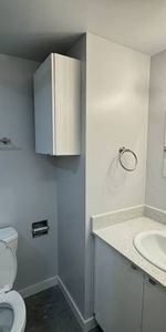 1 Bedroom 1 Bathroom Near Downtown, English Bay Sunset Beach Vancouver - Photo 4