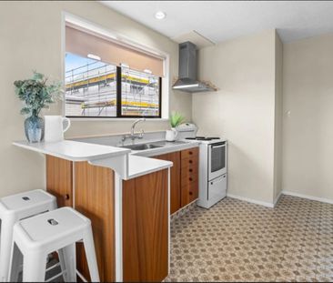 Sunny and Superb - Photo 4