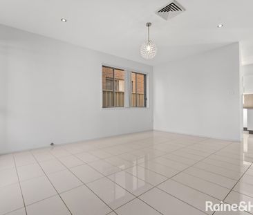 27 Packard Place, Horningsea Park, NSW 2171 - Photo 5