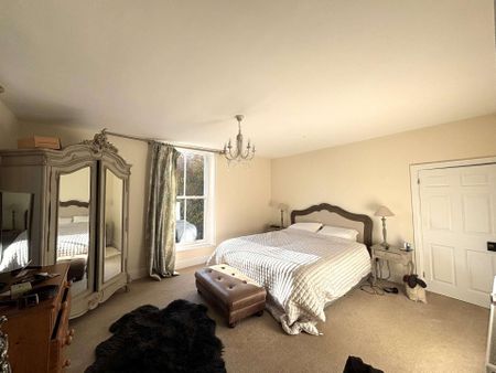 4 Bedroom Detached Farmhouse with outbuildings and stabling - Photo 2