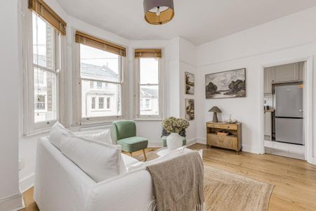 2 bedroom flat to rent - Photo 2