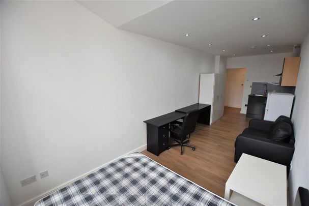 Studio to rent - Photo 1