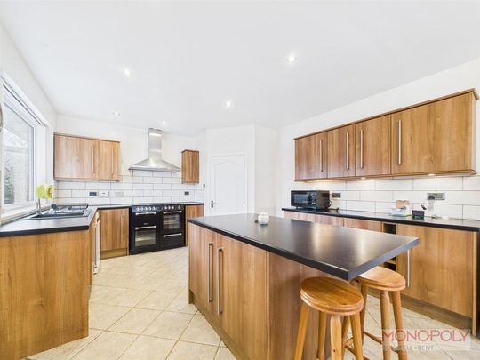 4 bedroom detached bungalow to rent - Photo 1