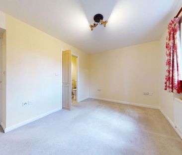 2 bedroom ground floor flat to rent - Photo 5
