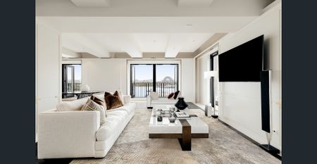 Sun-drenched Heritage Penthouse with North-facing views of the iconic Sydney Harbour Bridge. Inspection by appointment. - Photo 2