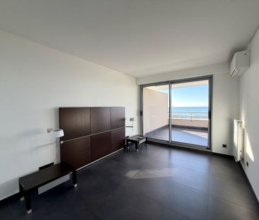 Location Appartement 3 pièces 84m² SETE 34200 - Photo 4