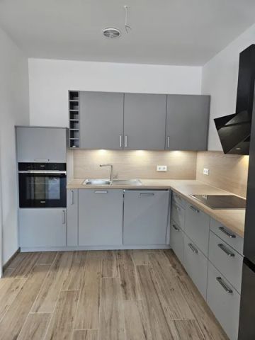 *EXKLUSIVE 2 ZIMMER-WOHNUNG mit EBK *AUFZUG *TIEFGARAGE * BARRIEREFREI *ERSTBEZUG - Photo 3