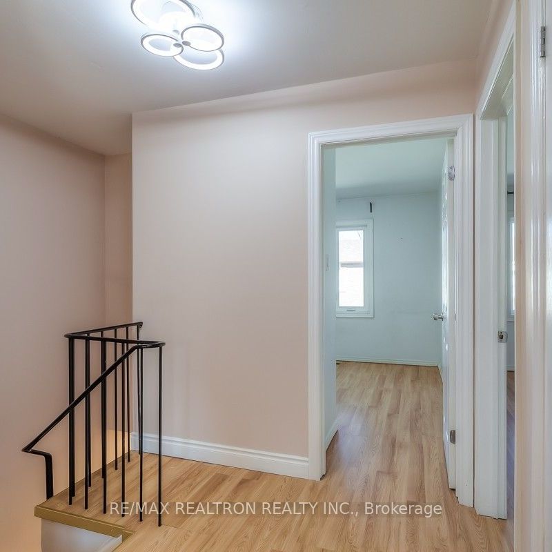 Condo Townhouse For Lease | E8132940 - Photo 1