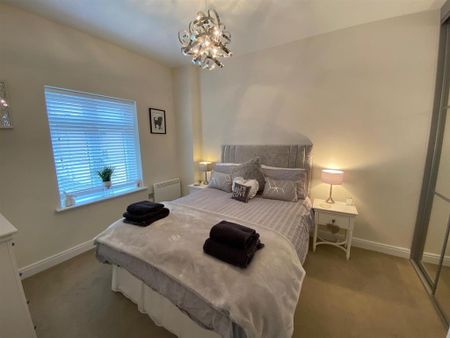 2 bedroom flat to rent - Photo 4