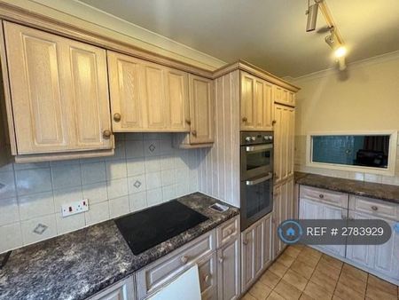 2 bedroom terraced house to rent - Photo 4
