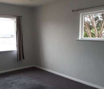 Sun, sky, views, clean, tidy, warm and dry! - Photo 1