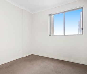 Modern Comfort in the Heart of Parramatta - Photo 2