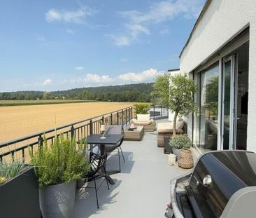 Appartement mansardé de 4,5 pièces avec une belle terrasse avec vue ! - Photo 5