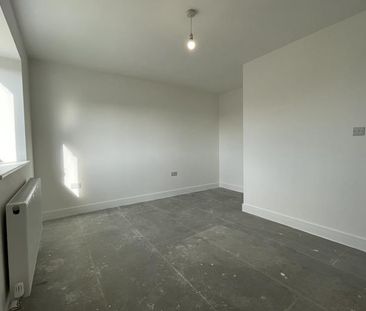 2 bedroom semi-detached house to rent - Photo 2