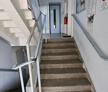 Erstbezug nach Sanierung – 2-Zimmerwohung in Zentrumsnähe – unbefri... - Photo 2