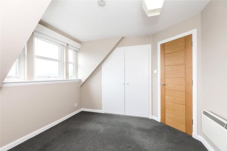 4 bedroom detached house to rent - Photo 2