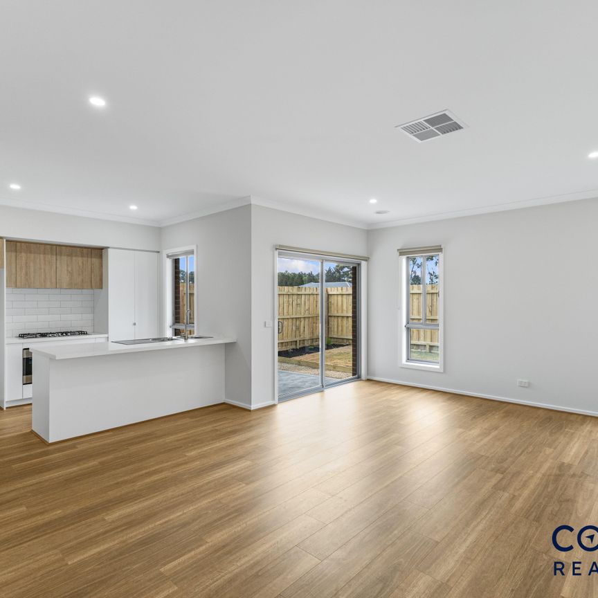 15 Buttercup Crescent, Armstrong Creek VIC 3217 - House For Rent | Domain - Photo 1