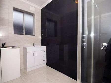 Modern Unit in Central Dandenong! - Photo 4