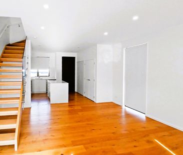 Stylish Three Bedroom St Heliers Townhouse. - Photo 6