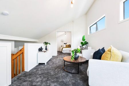 Modern Living on Naylor - Photo 3