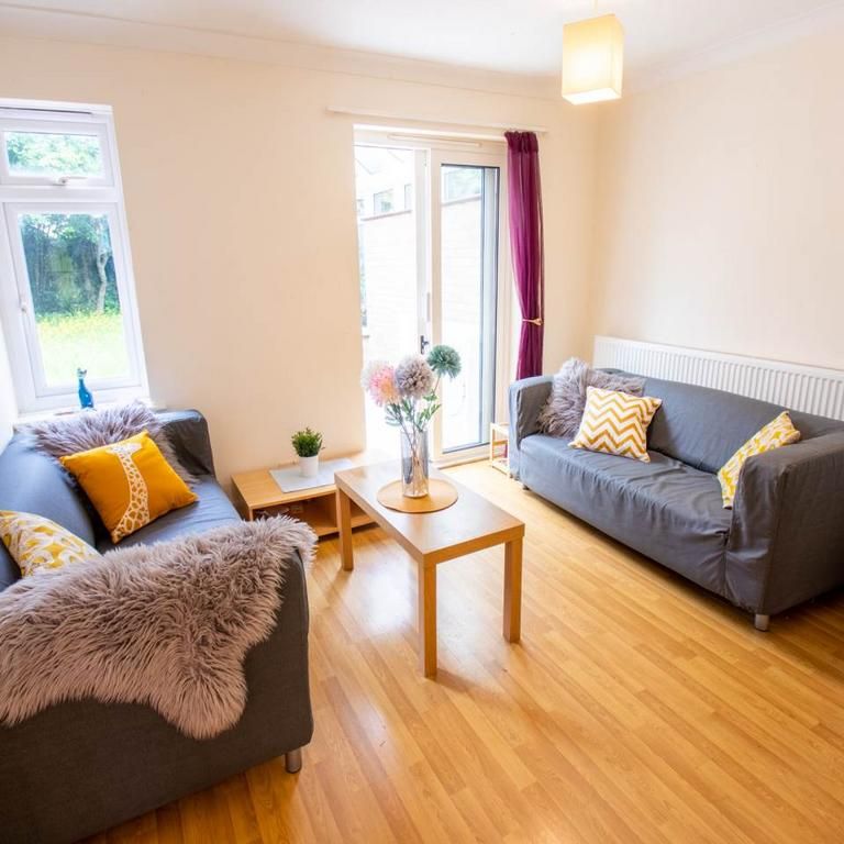 5 bedroom house to rent - Photo 1