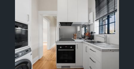 Barrsden – A fully renovated Art Deco gem - Photo 4